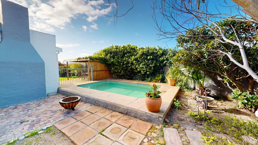 4 Bedroom Property for Sale in Dobson Western Cape